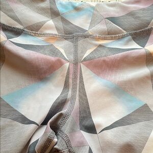 Evolution and Creation Geometric Pastel Legging  are a petite length
